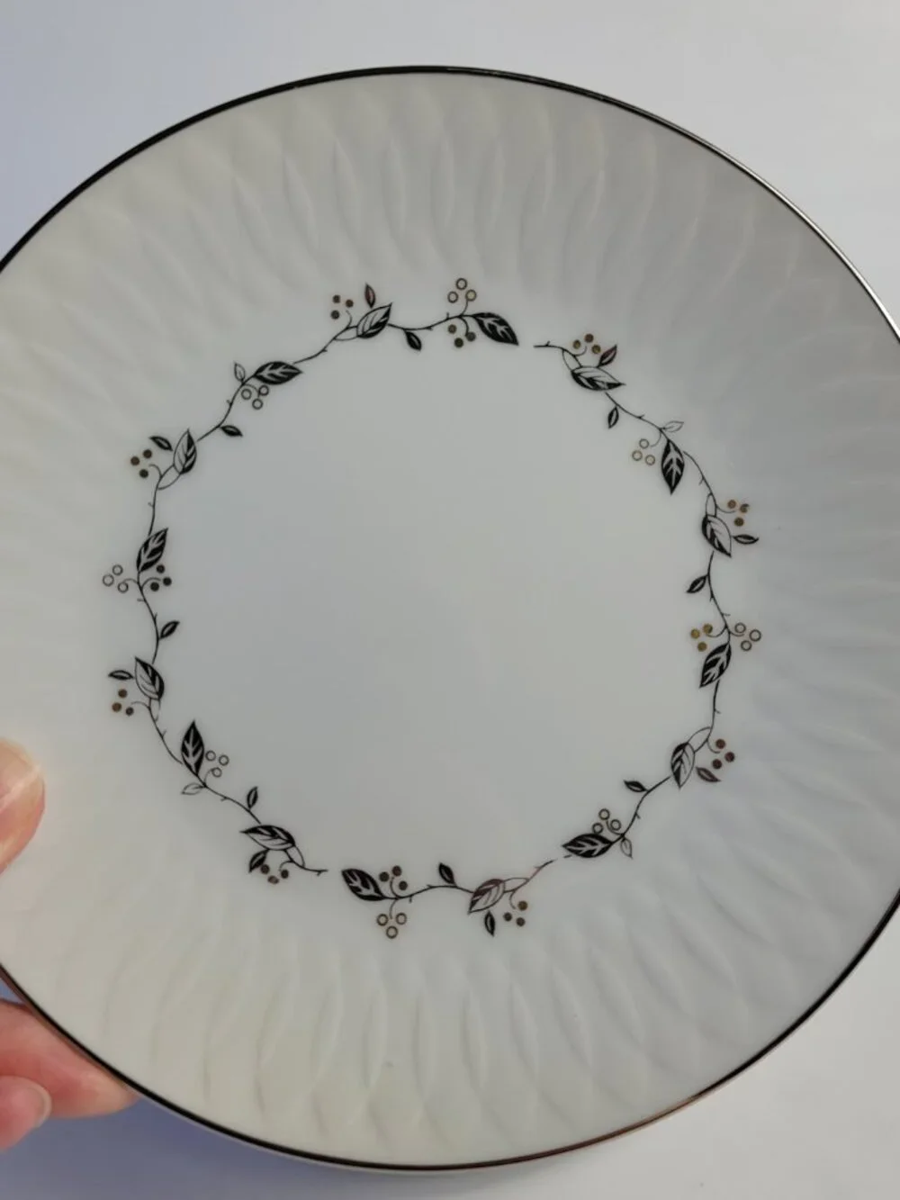 FOUR Sango Carillon Bread Plates White Gold Berries Platinum Leaves